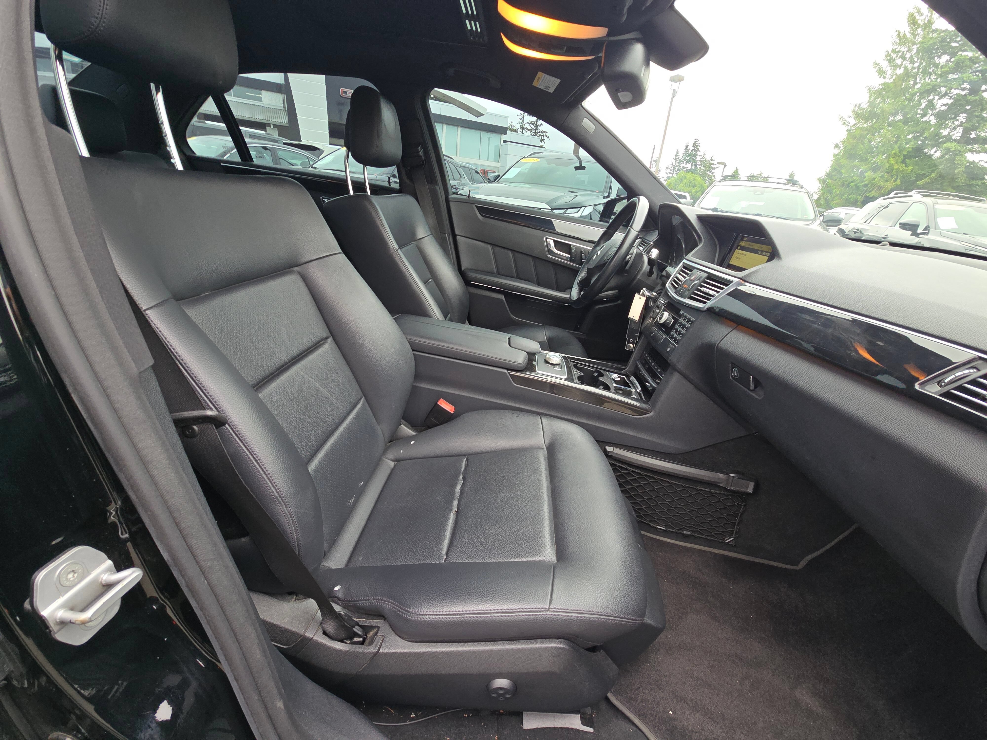 Used 2010 Mercedes-Benz E 350 4MATIC Sedan image 11