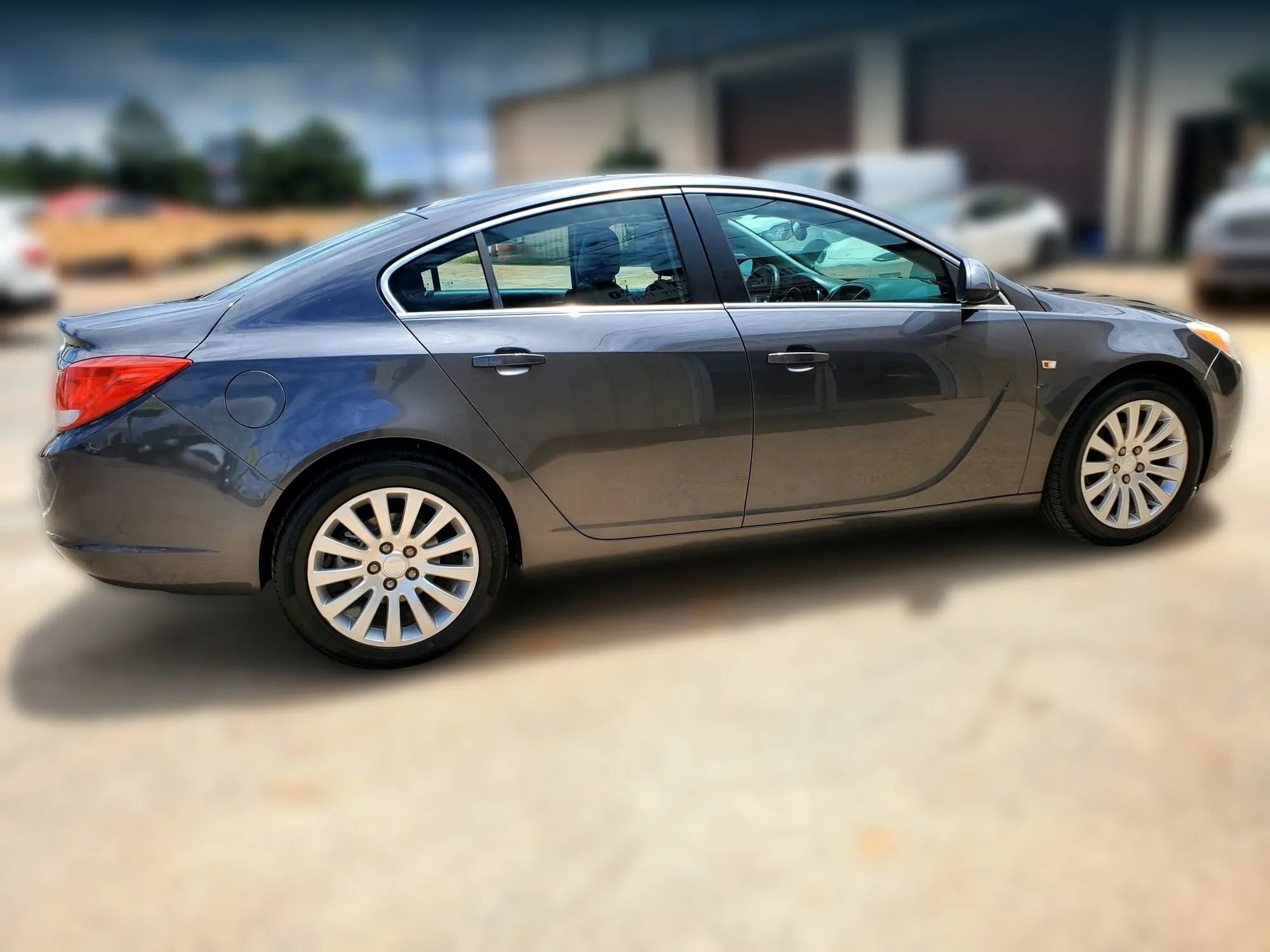 Used 2011 Buick Regal CXL FWD image 17
