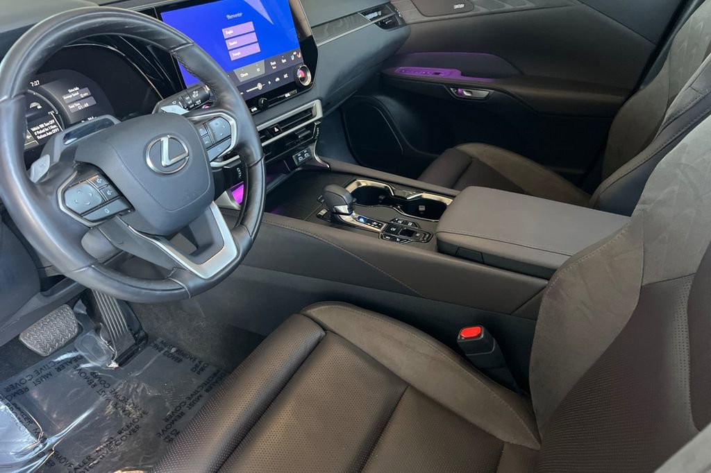 Certified 2025 Lexus RX 450h AWD w/ Luxury Package image 10