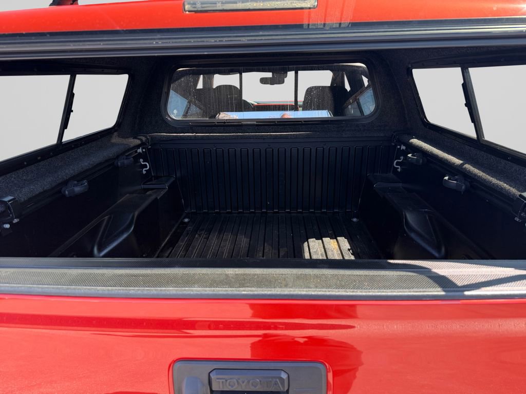 Used 2018 Toyota Tacoma TRD Off-Road image 19