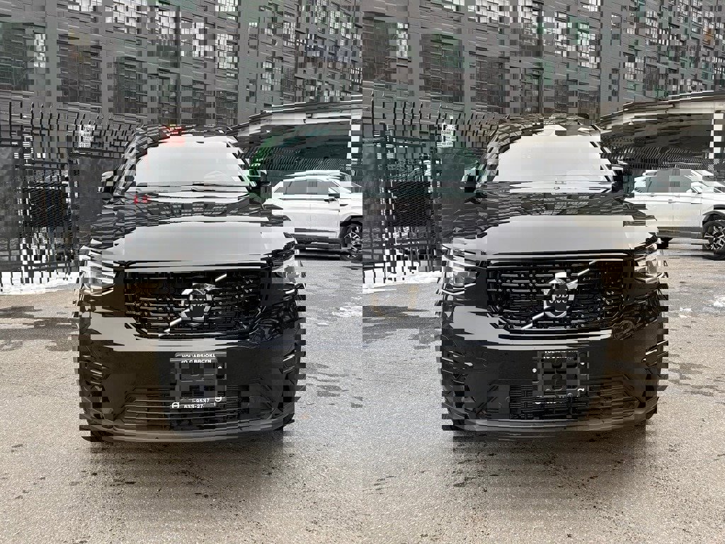 Certified 2024 Volvo XC40 B5 Core