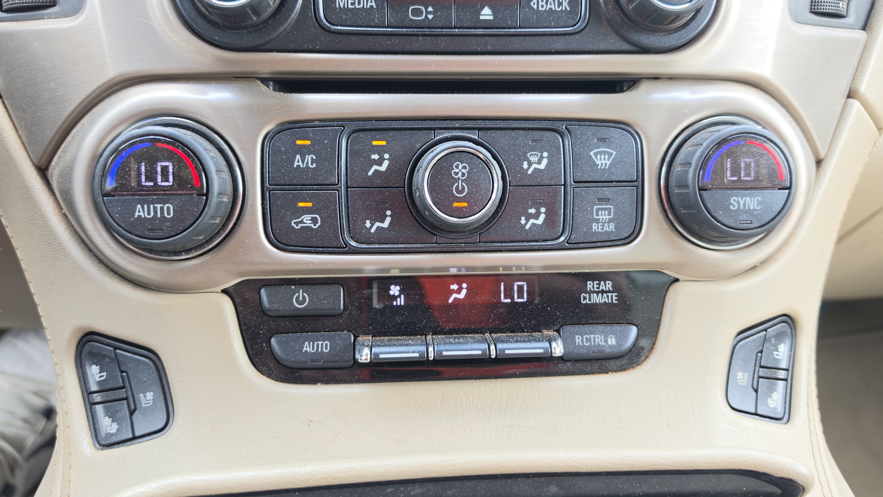 Used 2017 GMC Yukon Denali w/ Open Road Package RWD image 19