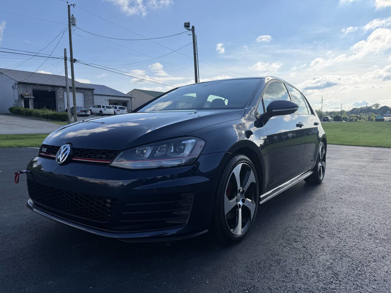 Used 2016 Volkswagen GTI SE w/ Lighting Package (SEL) FWD image 1