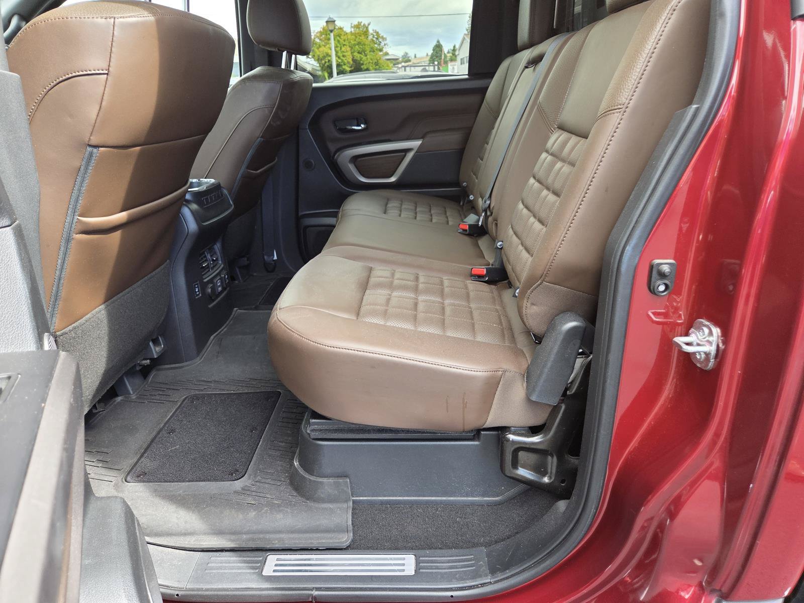 Used 2022 Nissan Titan Platinum Reserve w/ Moonroof Package AWD/4WD image 13