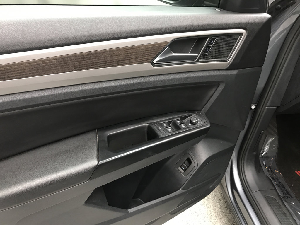 Used 2020 Volkswagen Atlas SE w/ Panoramic Sunroof Package image 7