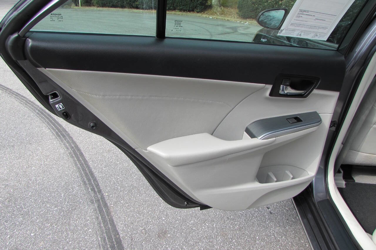 Used 2014 Toyota Camry XLE image 29