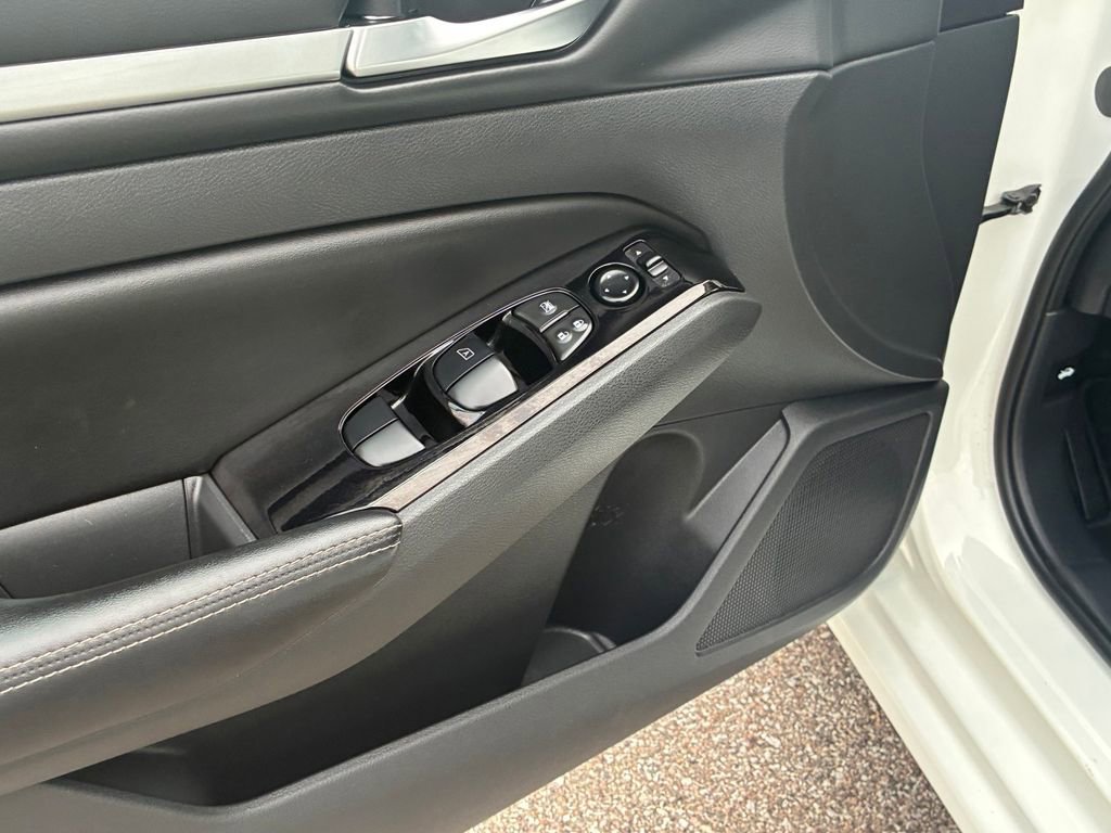 Used 2023 Nissan Altima 2.5 SV FWD image 17
