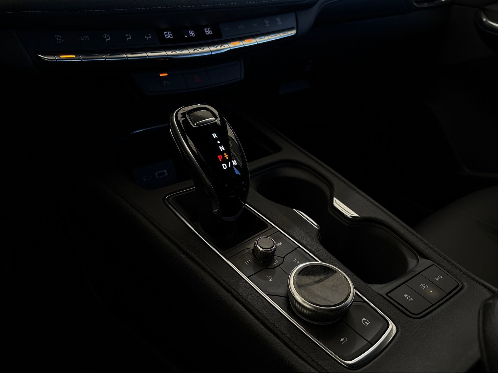 Certified 2021 Cadillac XT4 Premium Luxury w/ LPO, Radiant Package image 30