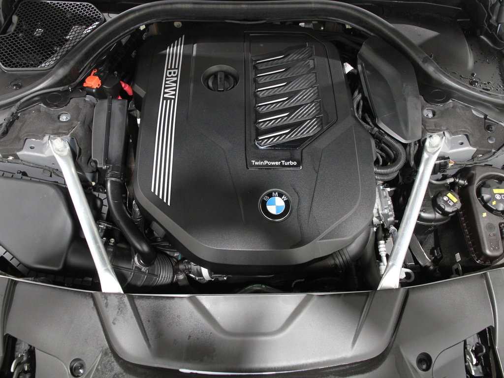 Certified 2022 BMW 740i xDrive w/ M Sport Package image 22