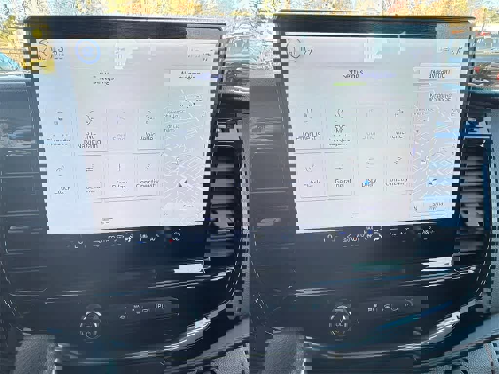 Used 2023 Ford Transit 350 XLT image 25