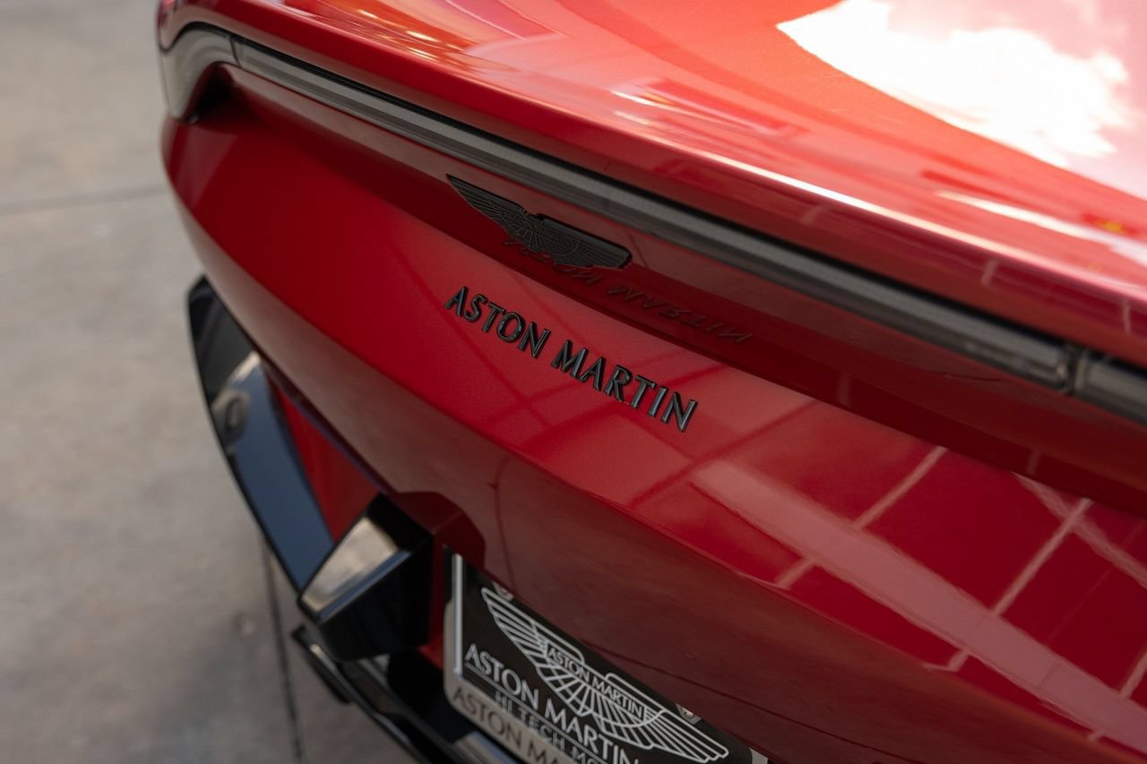 Used 2021 Aston Martin V8 Vantage Coupe RWD image 8