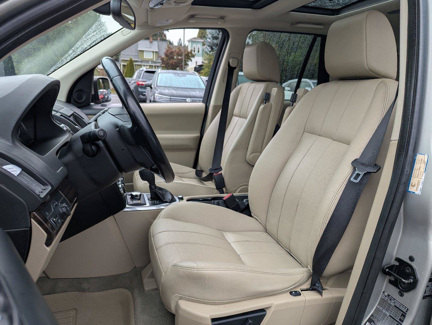 Used 2012 Land Rover LR2 HSE w/ Climate Comfort Pkg AWD/4WD image 25