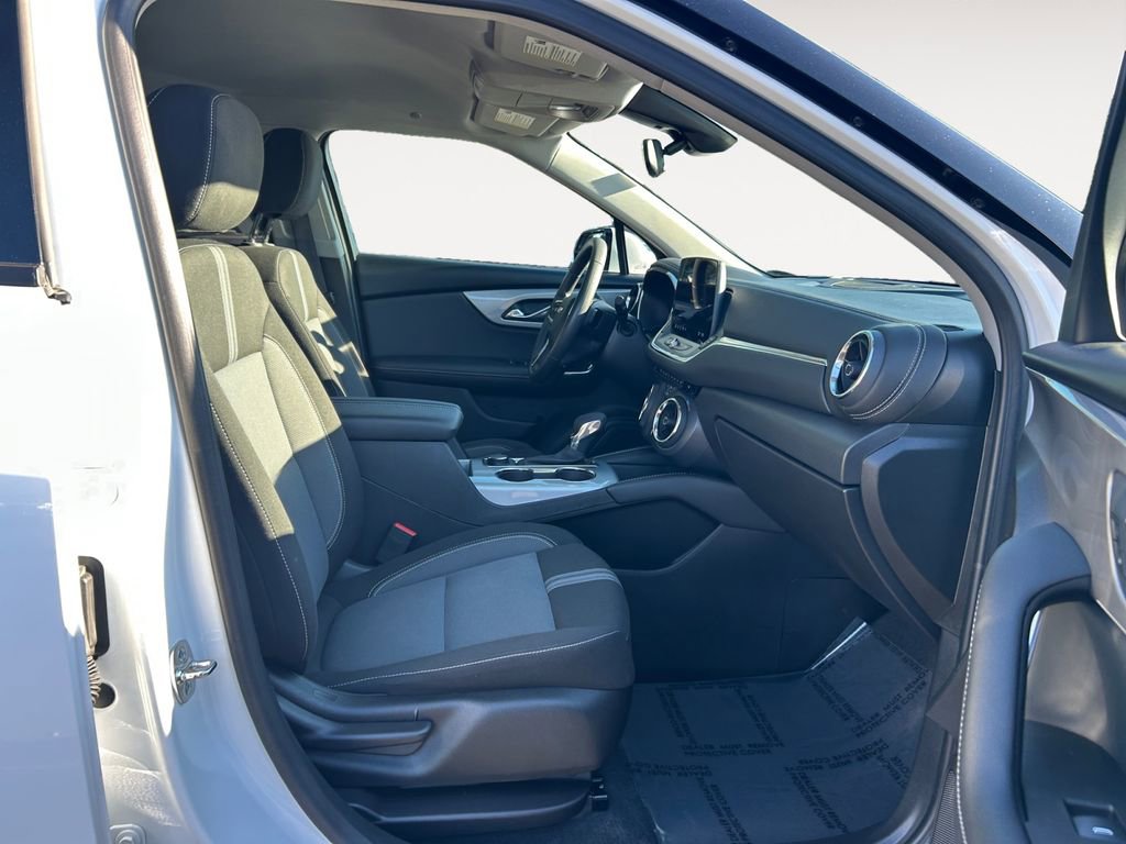 Used 2025 Chevrolet Blazer LT image 10