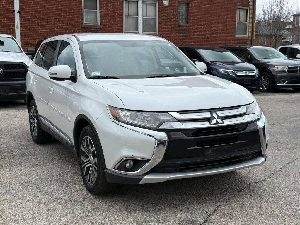 Used 2016 Mitsubishi Outlander SE