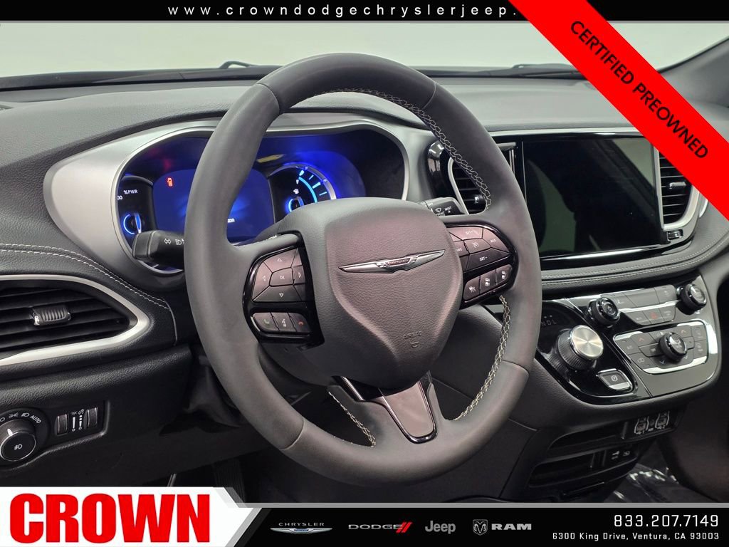 Certified 2022 Chrysler Pacifica Touring-L w/ S Appearance Package image 26