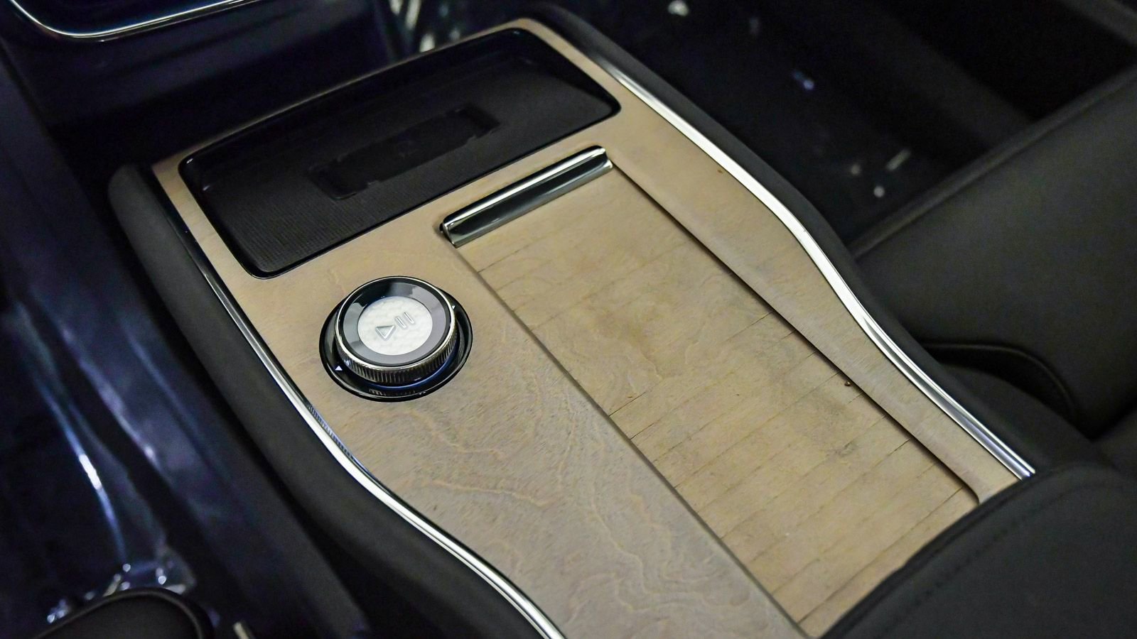 Certified 2025 Volvo EX90 Ultra AWD/4WD image 21