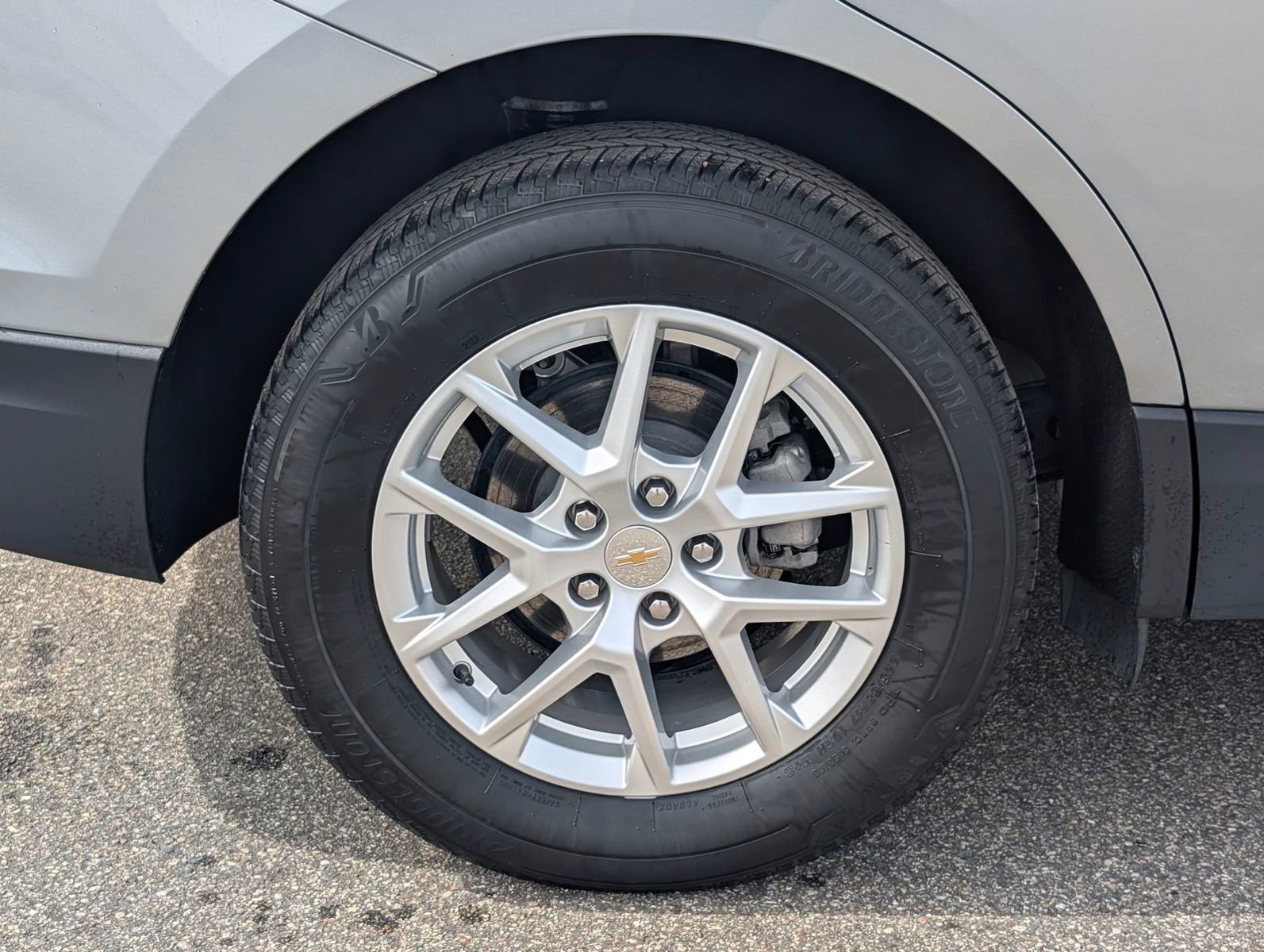 Used 2024 Chevrolet Equinox LT image 36