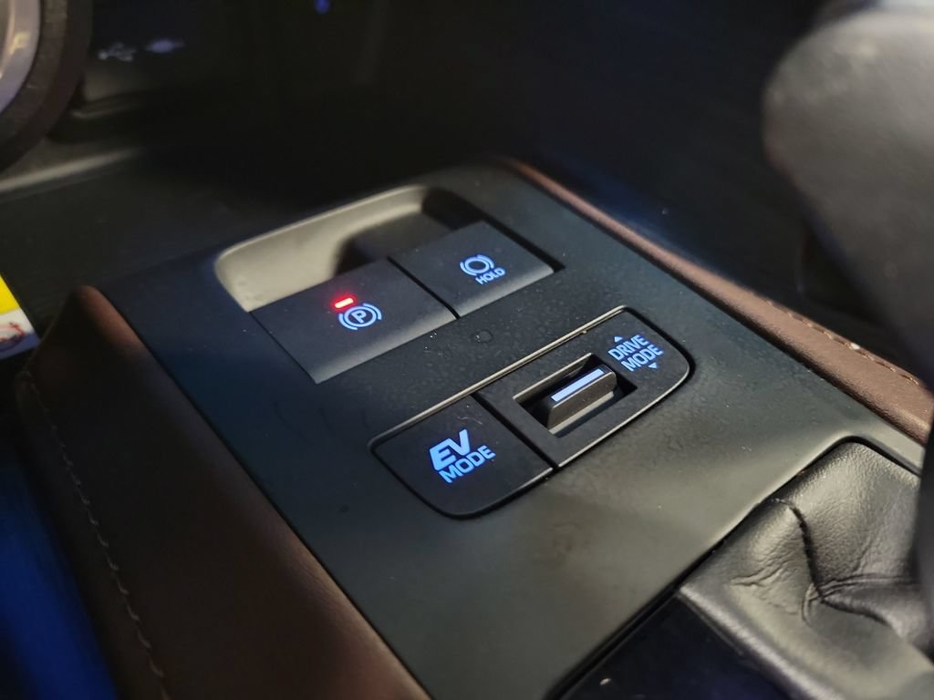 Used 2022 Toyota Venza XLE AWD/4WD image 19