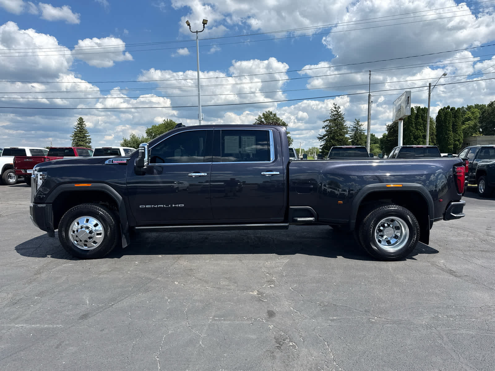 Certified 2026 GMC Sierra 3500 Denali w/ Denali Reserve Package AWD/4WD image 2