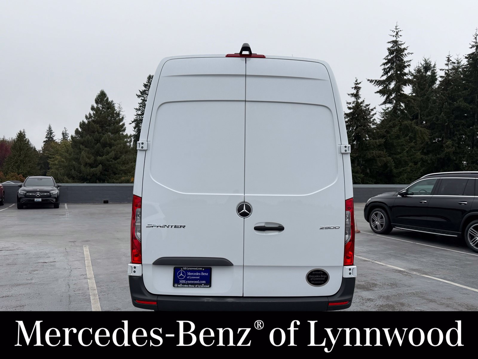 Used 2025 Mercedes-Benz Sprinter 2500 image 7