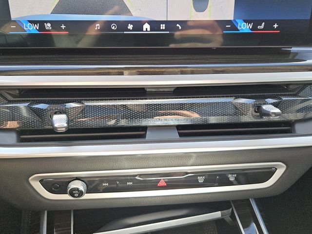 Used 2024 BMW X7 xDrive40i image 10