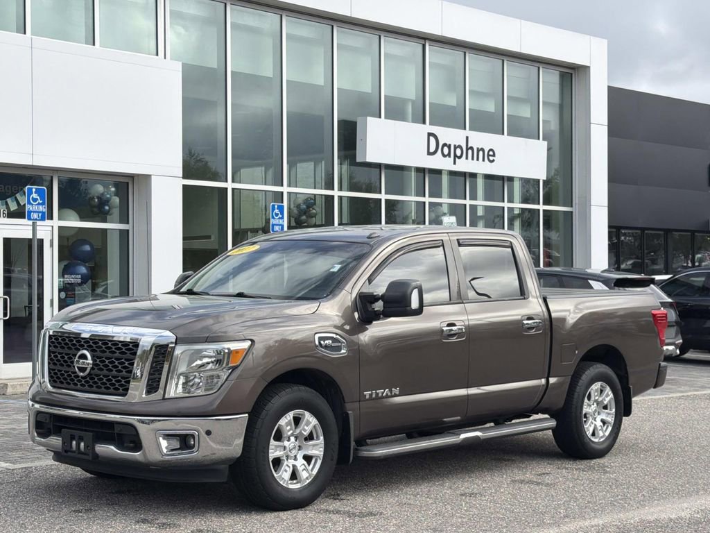 Used 2017 Nissan Titan SV image 8