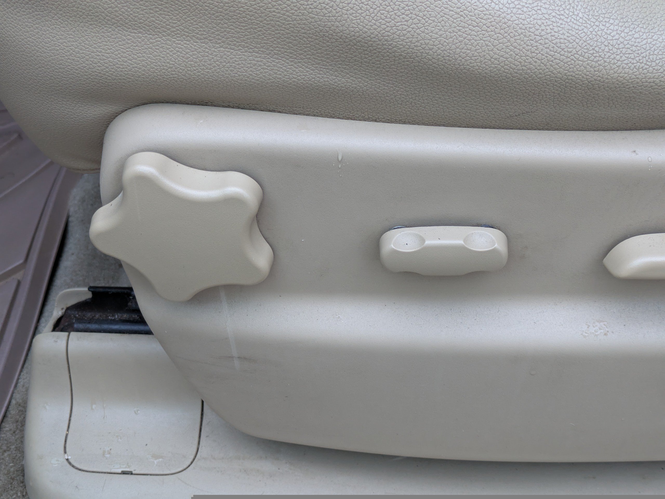 Used 2014 Chevrolet Suburban LT RWD image 20