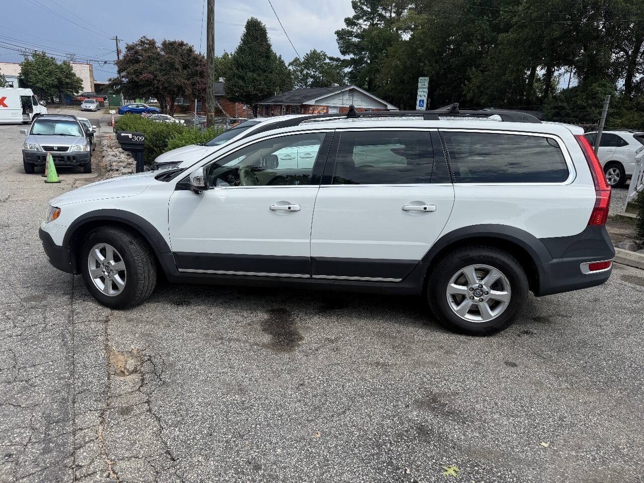Used 2013 Volvo XC70 3.2 Platinum AWD/4WD image 8