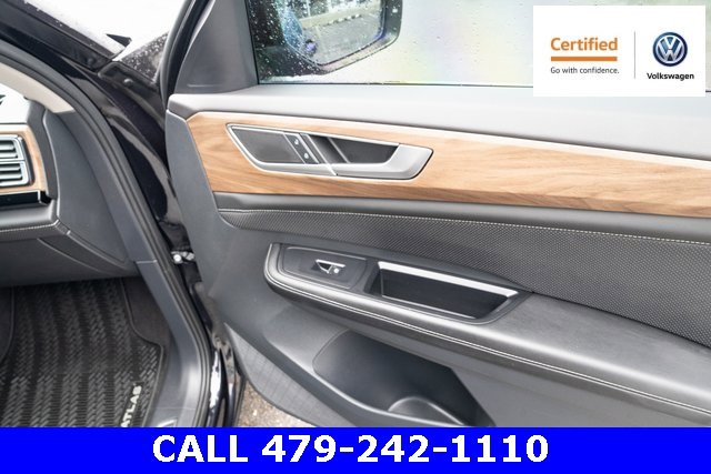 Certified 2024 Volkswagen Atlas SE w/ Black Wheel Package image 46