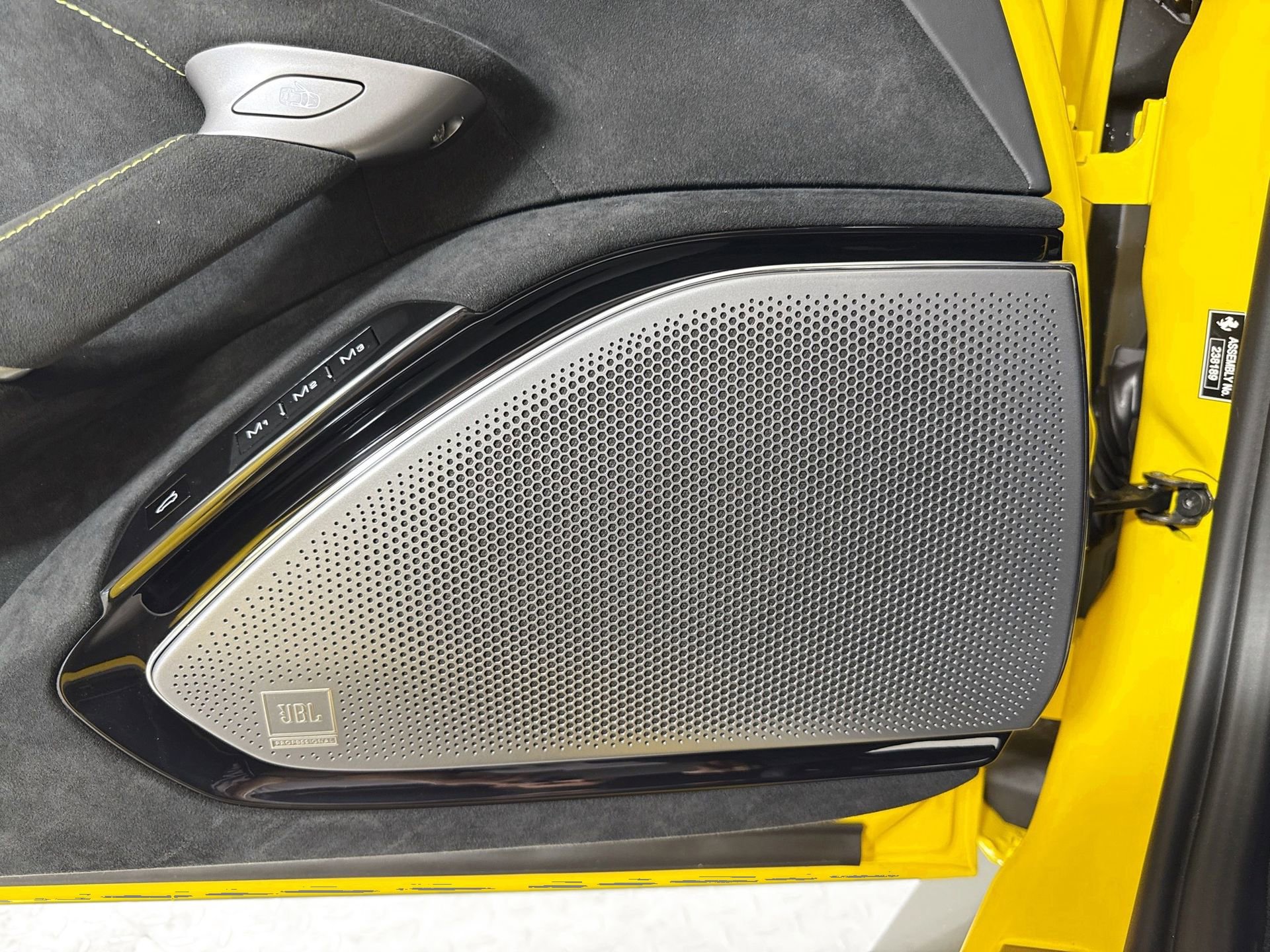 Certified 2025 Ferrari Roma Spider RWD image 17