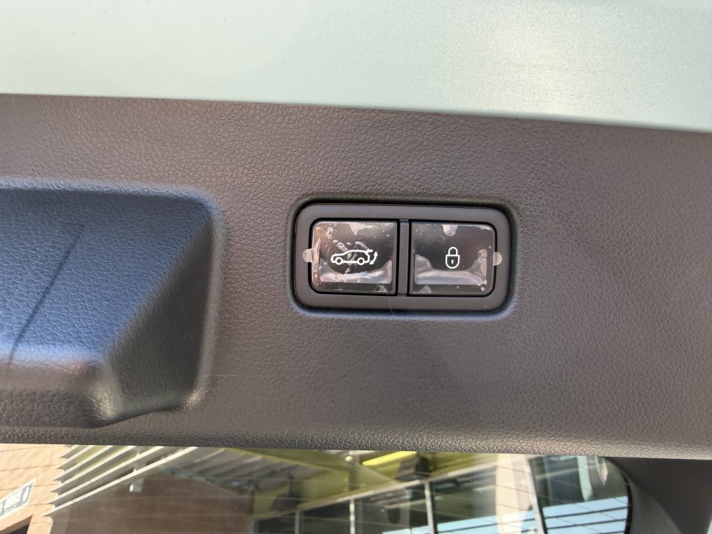 Used 2023 Genesis GV60 Performance image 39