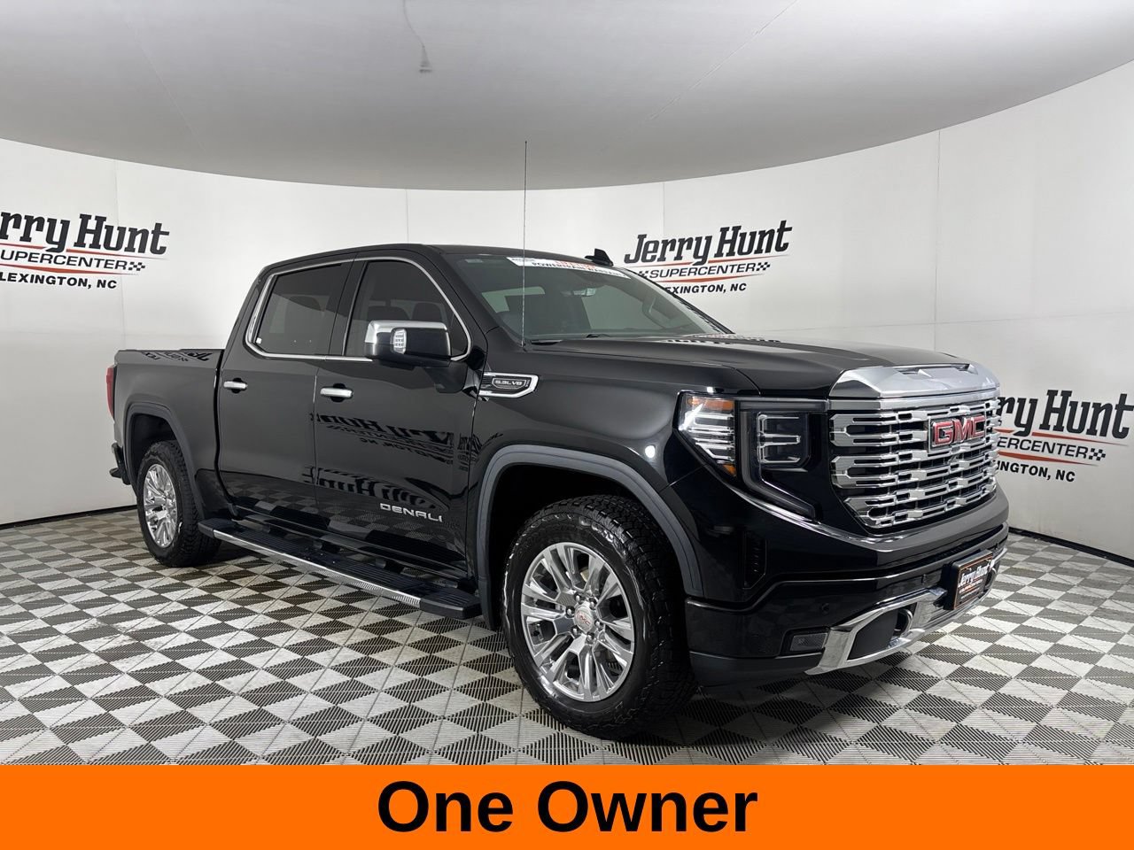Used 2022 GMC Sierra 1500 Denali w/ Technology Package AWD/4WD image 4