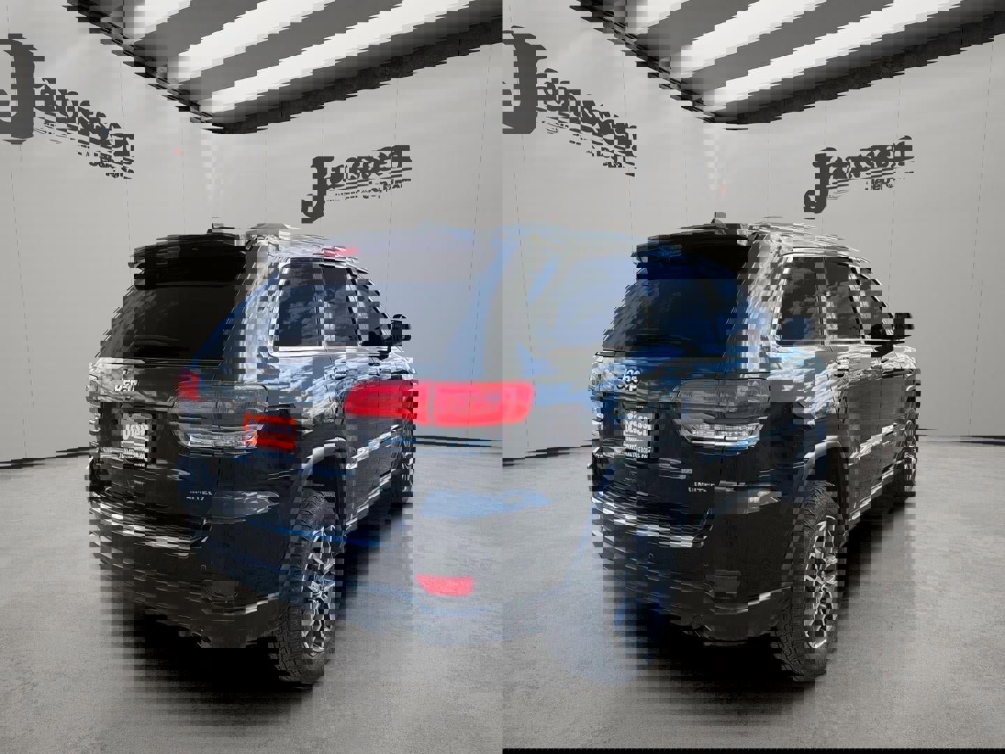 Used 2018 Jeep Grand Cherokee Limited image 4