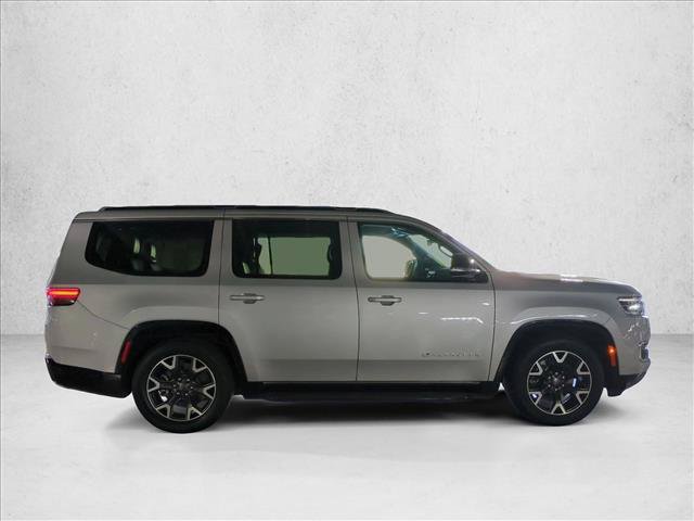 Used 2024 Jeep Wagoneer Series III AWD/4WD image 4