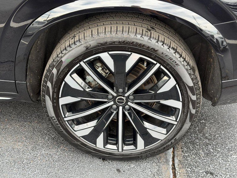 Certified 2025 Volvo XC90 T8 Ultra AWD/4WD image 8