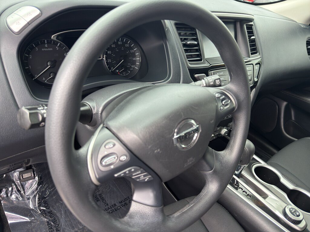 Used 2020 Nissan Pathfinder S AWD/4WD image 14