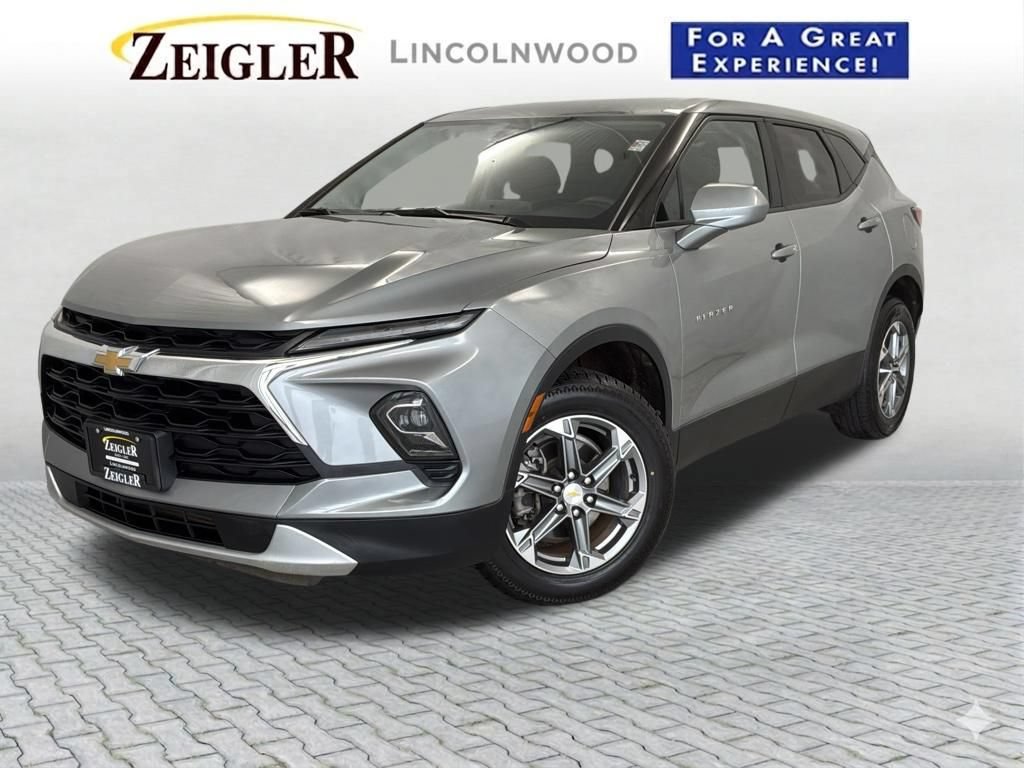 Used 2023 Chevrolet Blazer LT w/ Driver Confidence Package AWD/4WD image 2