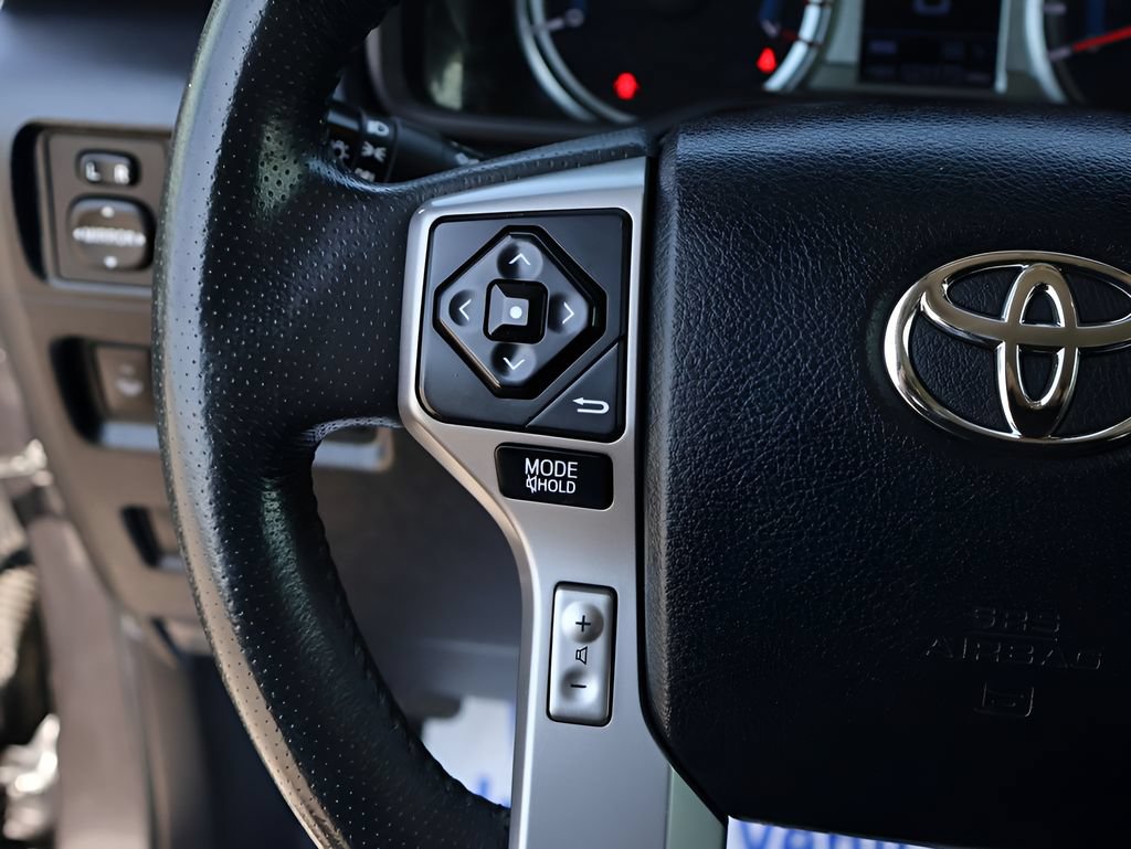 Used 2019 Toyota 4Runner SR5 AWD/4WD image 32