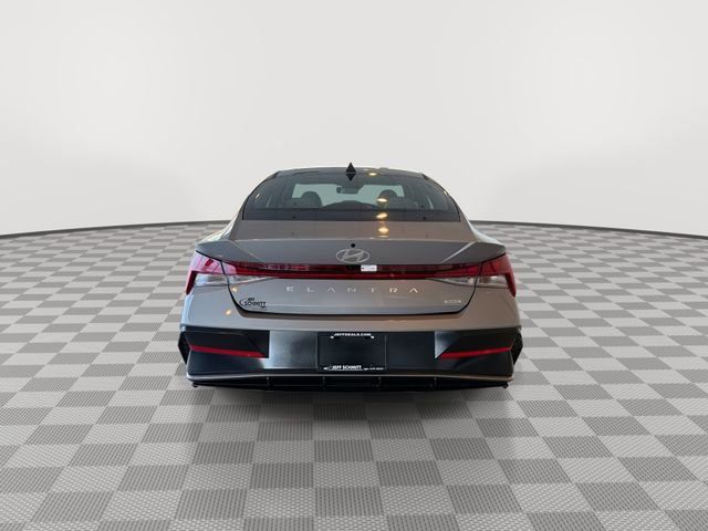 Used 2025 Hyundai Elantra Limited image 9