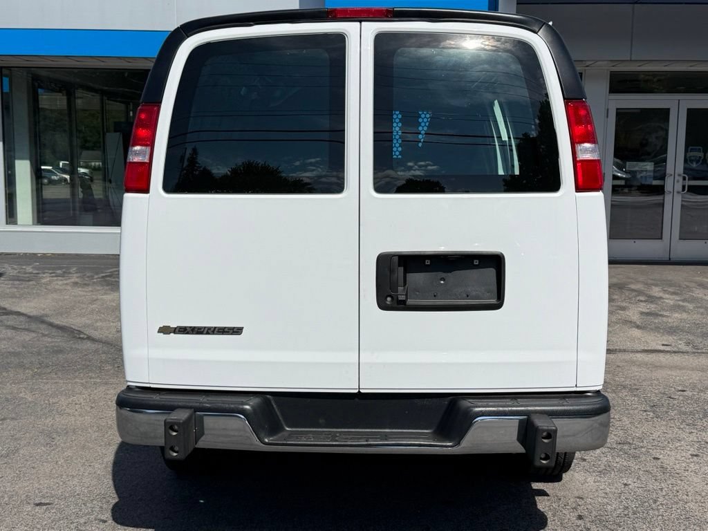 Used 2025 Chevrolet Express 2500 w/ Driver Convenience Package RWD image 6