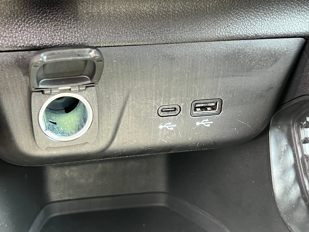 Used 2025 Chevrolet TrailBlazer LT AWD/4WD image 29
