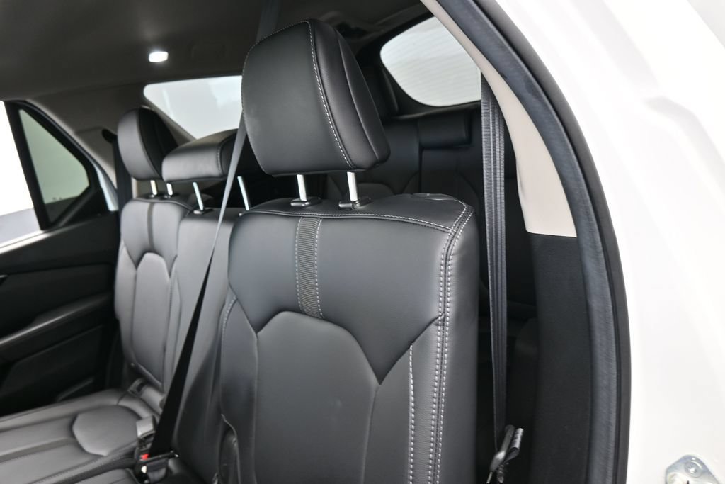 Used 2025 Honda Pilot Touring image 35