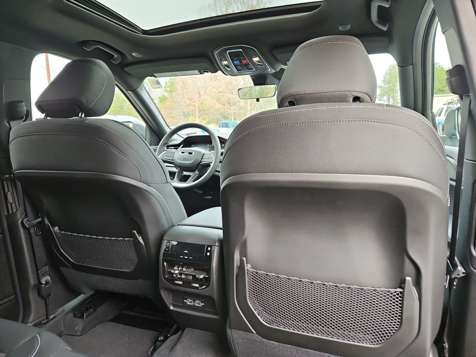 New 2025 Jeep Grand Cherokee L Laredo AWD/4WD image 18