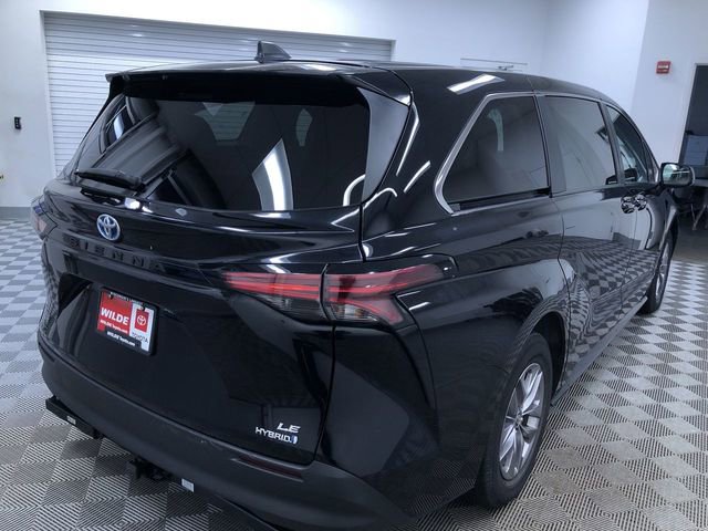 Certified 2022 Toyota Sienna LE image 35