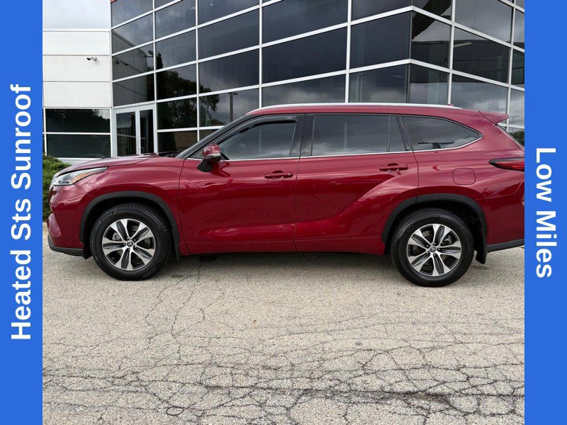 Used 2021 Toyota Highlander XLE AWD/4WD image 6