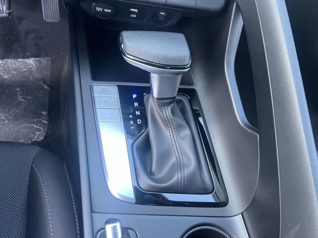 Used 2026 Hyundai Elantra SE image 18