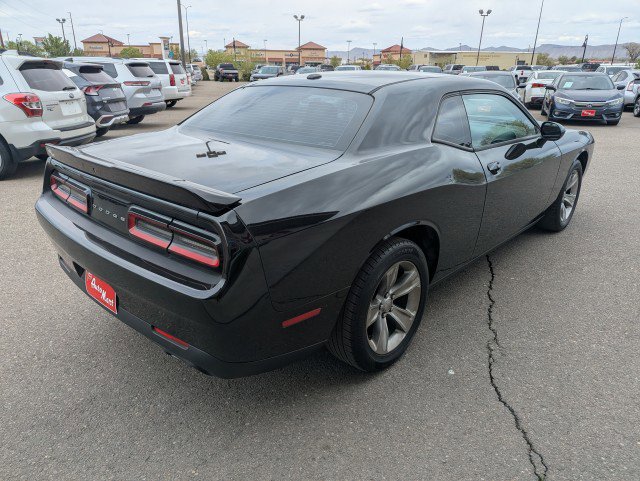 Used 2018 Dodge Challenger SXT image 5