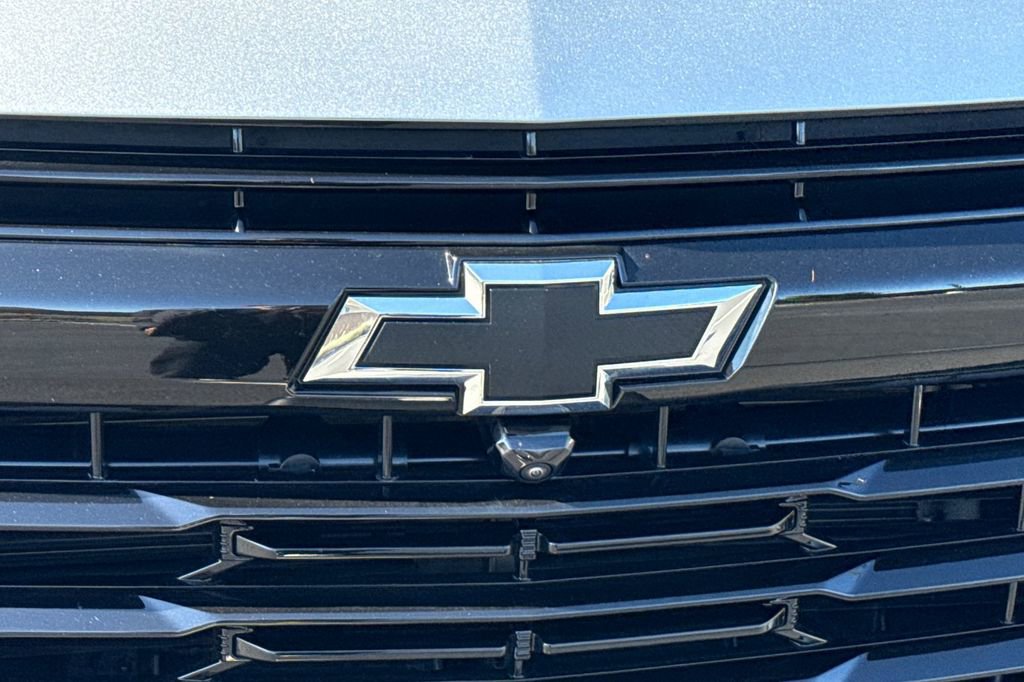 Used 2025 Chevrolet Suburban RST image 8