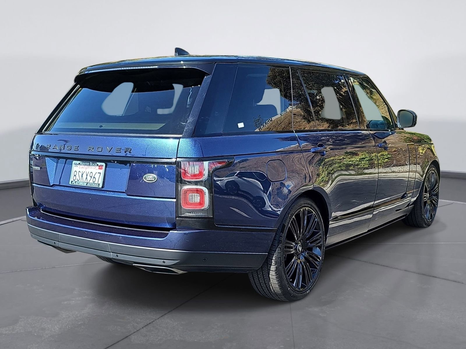 Used 2019 Land Rover Range Rover Long Wheelbase Supercharged AWD/4WD image 3
