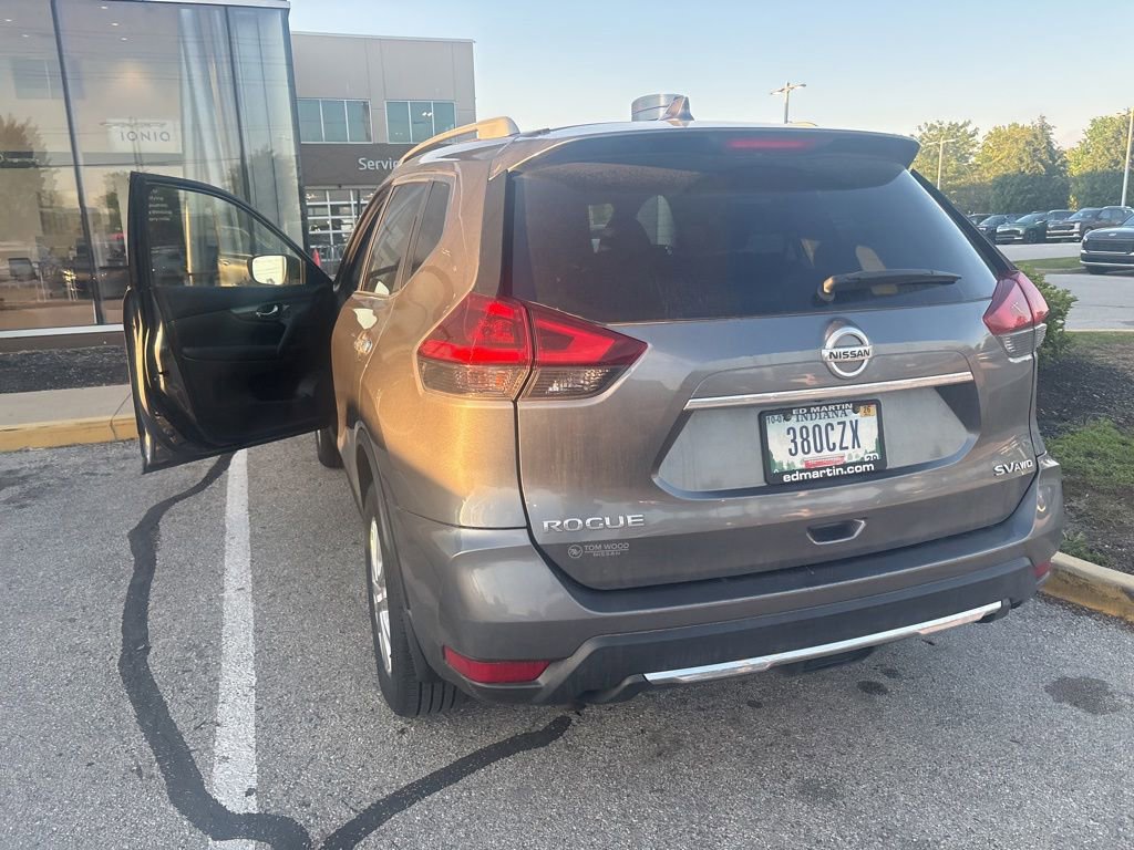 Used 2018 Nissan Rogue SV AWD/4WD image 15